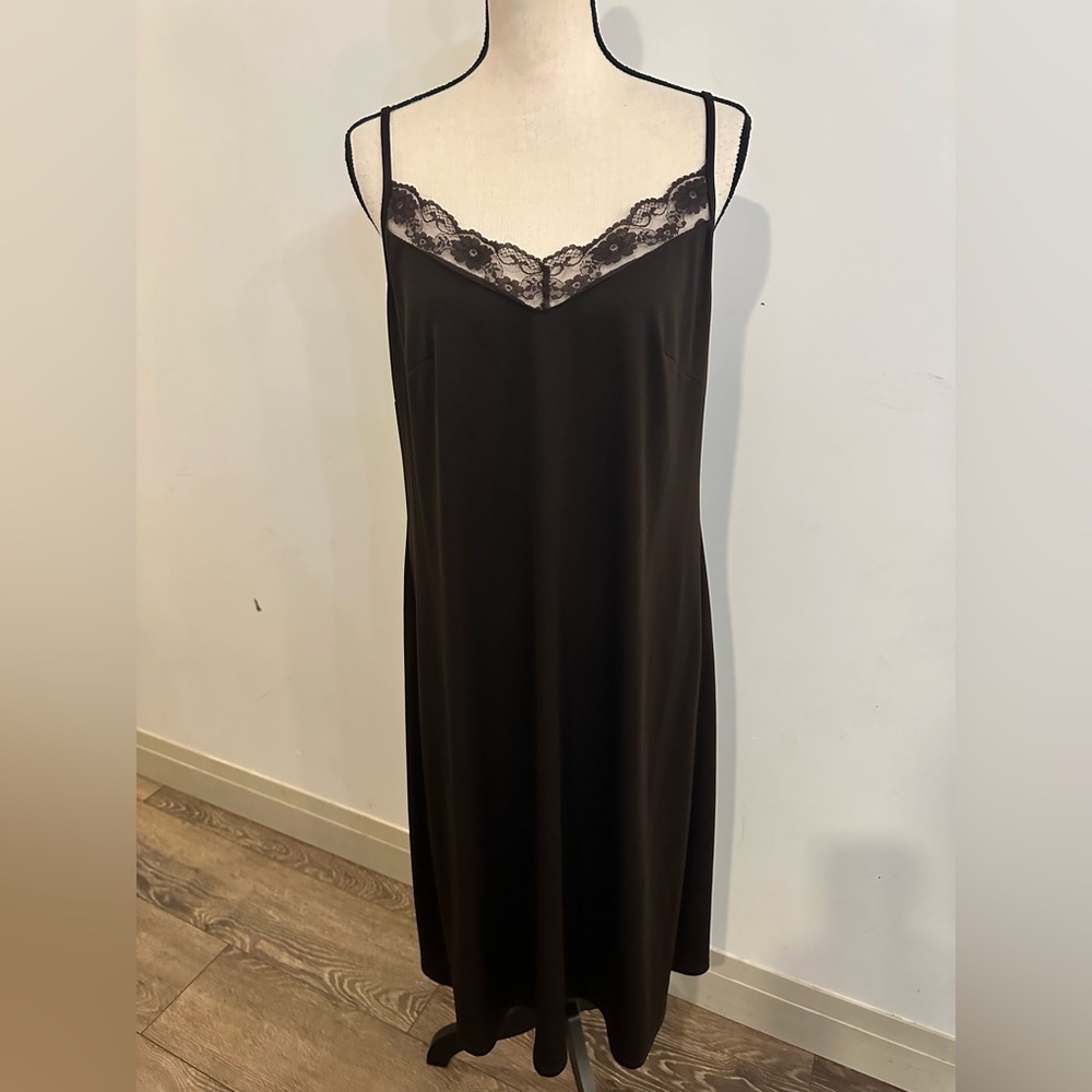 Signature by Robbie Bee chocolate lingerie lace slip SZ 14